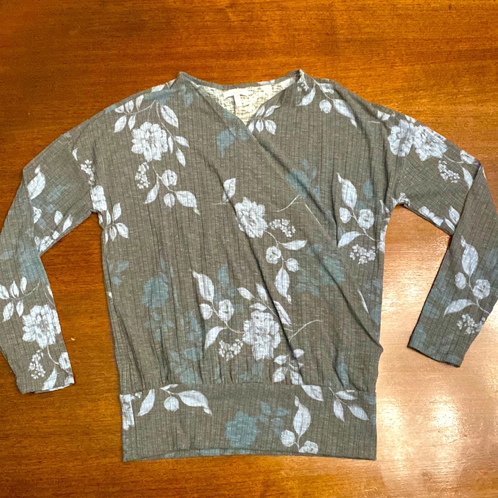 Like new , Maurice’s blouse. Size xs.